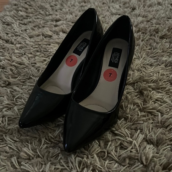 Jones New York Shoes - Jones New York Black heels